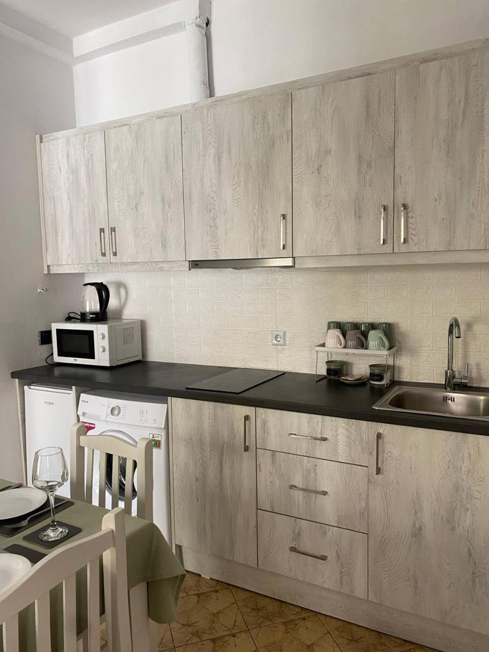Happy Apartment ซารานเดอ ภายนอก รูปภาพ